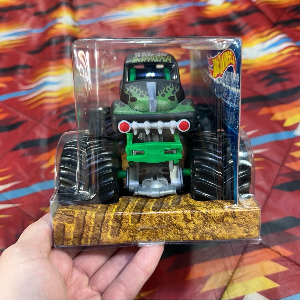 Hot Wheels Monster Jam Trucks 35th Grave Digger 1:24 Scale Diecast 2017 - Picture 5 of 9